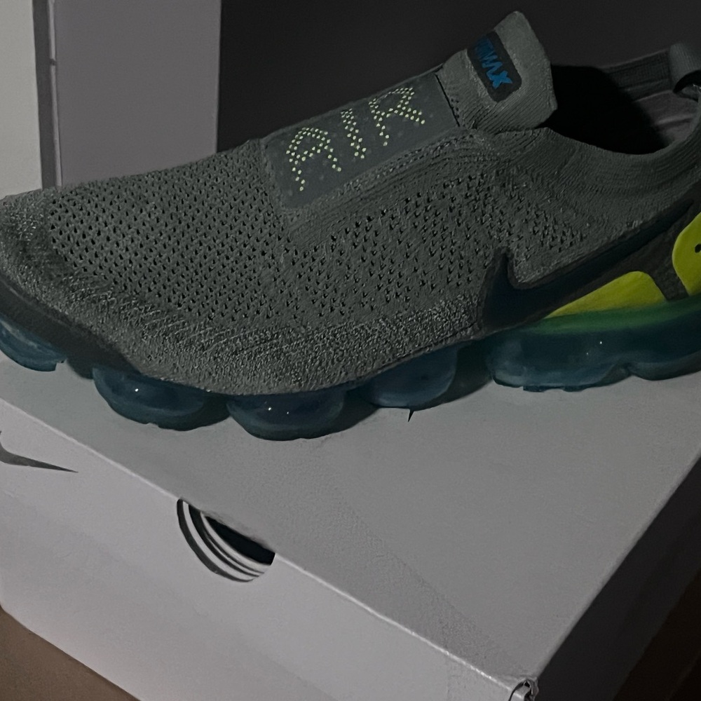 Nike Men's Air VaporMax Flyknit Shoes - Green